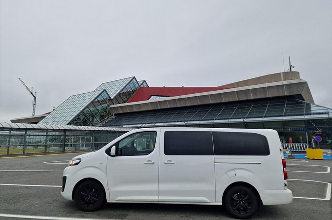 Keflavik Airport Private Transfer One Way - The drive to Reykjavik: 45 to 50 minutes, then real life happens