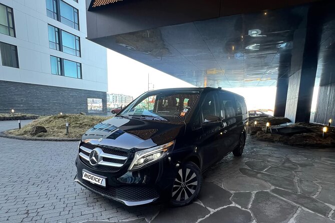 Keflavik Airport : Private Transfer TO/FROM Reykjavik - Door-to-door drop-off: arriving ready to check in