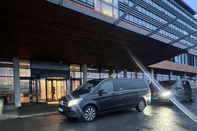 Keflavik Airport : Private Transfer TO/FROM Reykjavik - Price and value: when $241.97 makes sense