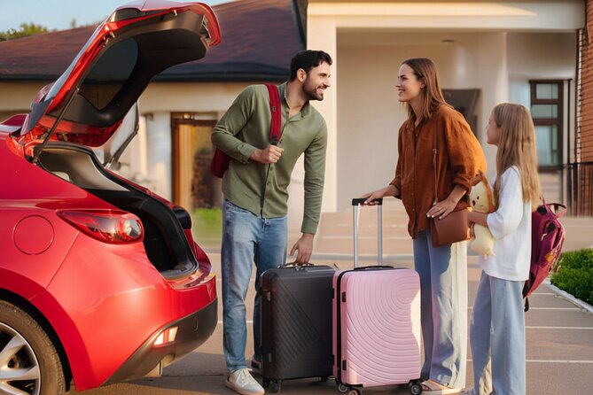 Keflavik Airport: Private Transfer To/From Reykjavik - upto 8 PAX - Keflavik arrivals: what your pickup feels like