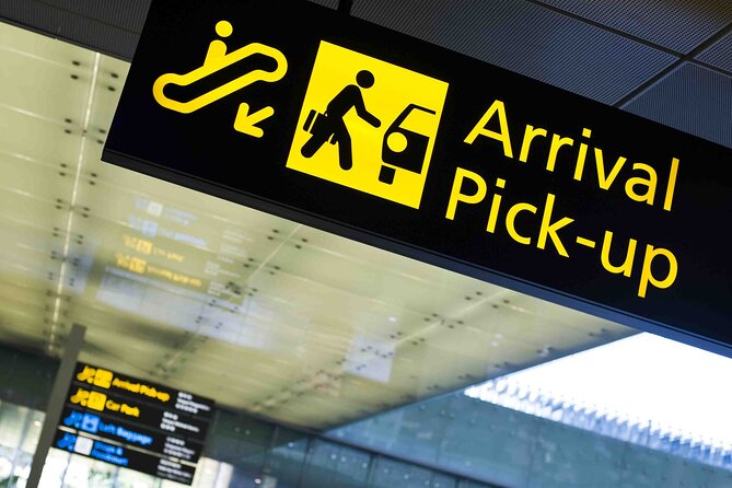 Keflavik Airport: Private Transfer To/From Reykjavik - upto 8 PAX - Inside the car: comforts you will notice after landing