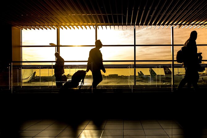 Keflavik Airport: Private Transfer To/From Reykjavik - upto 8 PAX - How the door-to-door service helps you in Reykjavik
