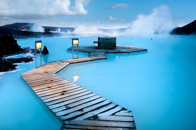 Keflavik Airport Private Transfer To/or from Blue Lagoon - How a 25-minute private ride changes your whole day