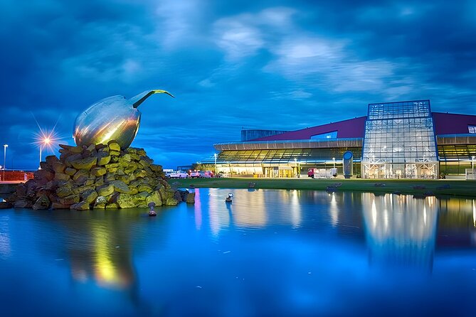 Keflavik Airport Private Transfer To/or from Blue Lagoon - Price and value: $114.88 per group, not per person