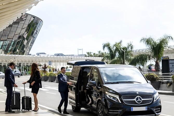 Keflavik Airport Private Transfer To/or from Blue Lagoon - Finding your driver at Blue Lagoon without the guessing game