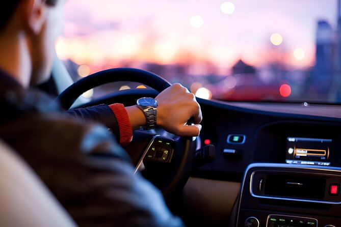 Keflavik Airport Transfer to /or From Reykjavik, Iceland - The 45-Minute Private Ride to Reykjavik: Comfort and Control