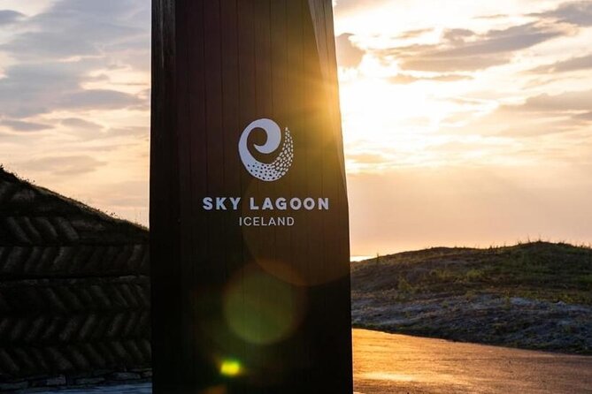 Keflavik International Airport Private Transfer To/From Reykjavik - Flight delays, free waiting, and round-trip convenience