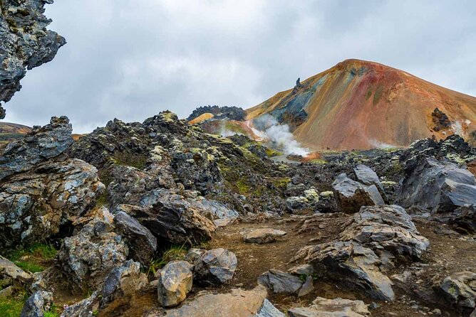 Landmannalaugar Hiking, Haifoss Waterfall and Hot Springs Tour - Bláhylur: a crater lake pause with volcanic time depth