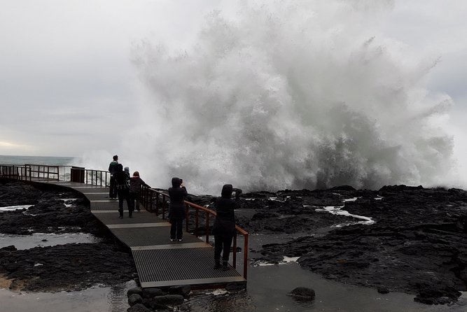 Lava, Craters and Hot Springs Private Tour - Reykjanes Lighthouse, Gunnuhver Mud Pots, and Brimketill Waves