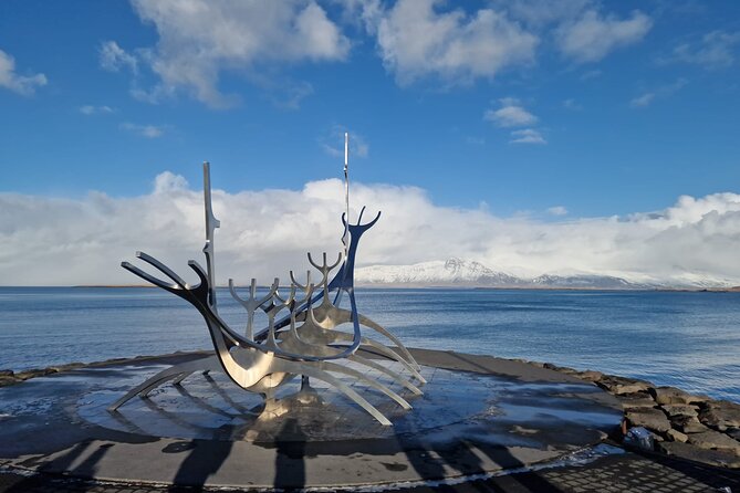 Luxury Private Transfer from Reykjavik to Keflavik Airport - Private Reykjavik to KEF, the calm way to start your flight day