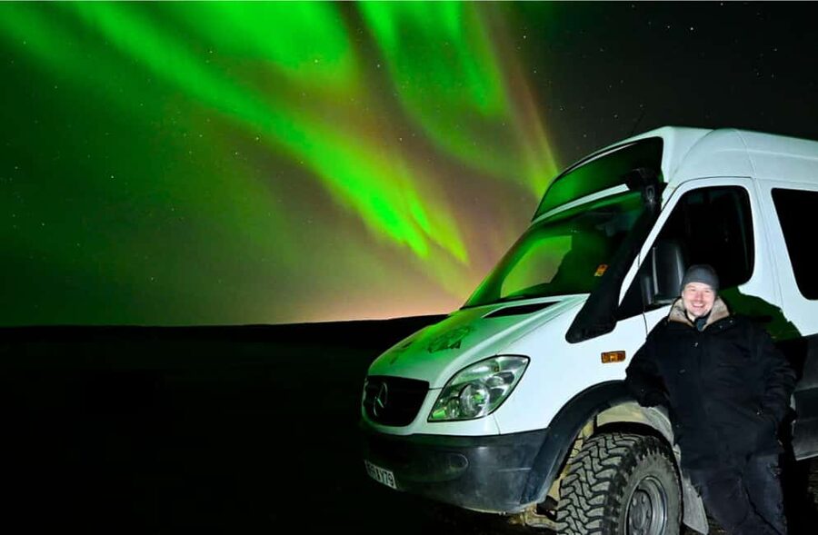 Northern Lights: 4x4 Adventure with Treats, Photos & Cocoa - Why the Small-Group Format Works Better Than Big-Bus Crowds