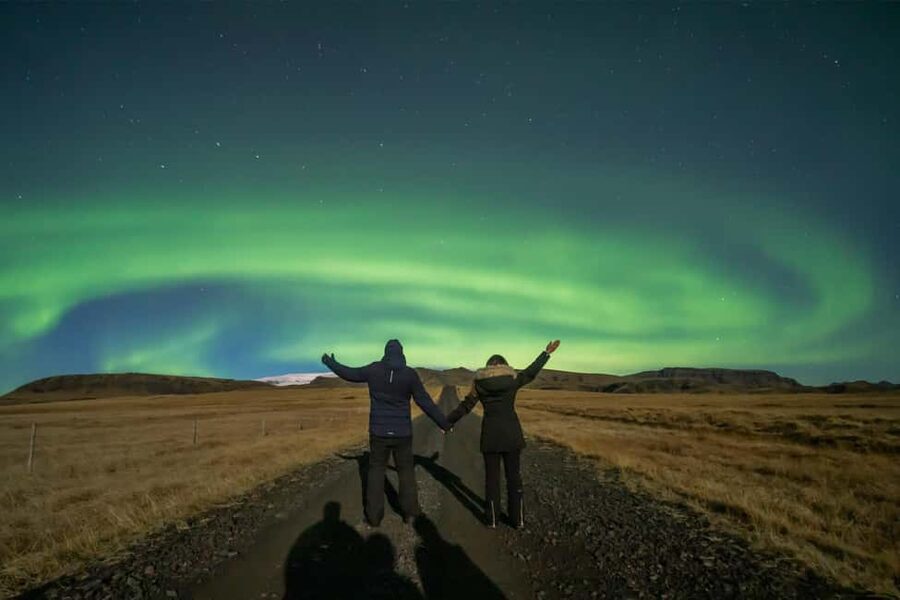 Northern Lights 4x4 Super, Photos, Hot Cocoa, Pastries - Aurora Photos With You in Them, Not Just the Sky