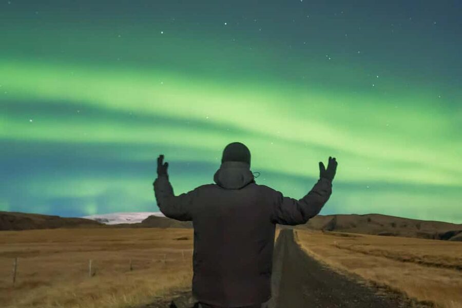 Northern Lights 4x4 Super, Photos, Hot Cocoa, Pastries - Timing, Vehicles, and Group Size for a 4-Hour Tour