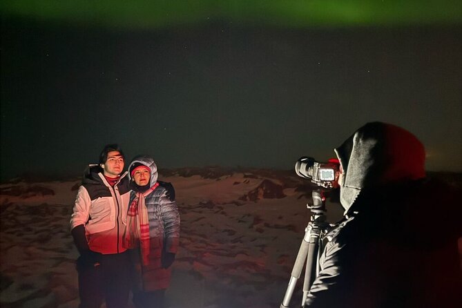 Northern Lights 4x4 Tour with Pastries and Cocoa from Reykjavik - Hand warmers, hot chocolate, and Icelandic pastries