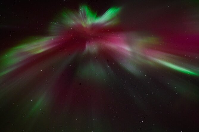 Northern Lights 4x4 Tour with Pastries and Cocoa from Reykjavik - Getting aurora photos: guide camera skills and your own settings