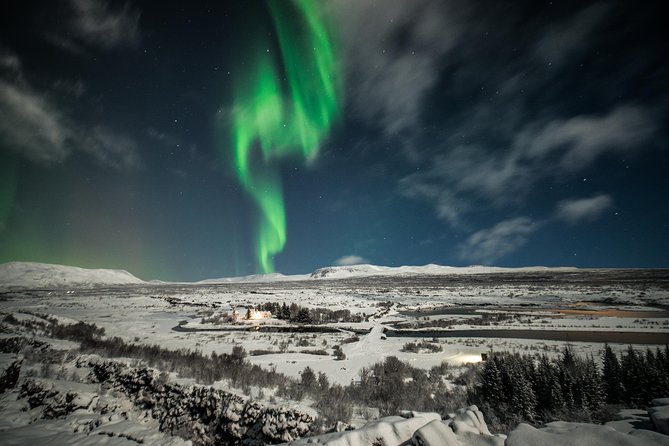 Northern Lights Bus Tour from Reykjavik with Hot Chocolate - Chasing the Northern Lights: Multiple Stops and How to Think About Waiting