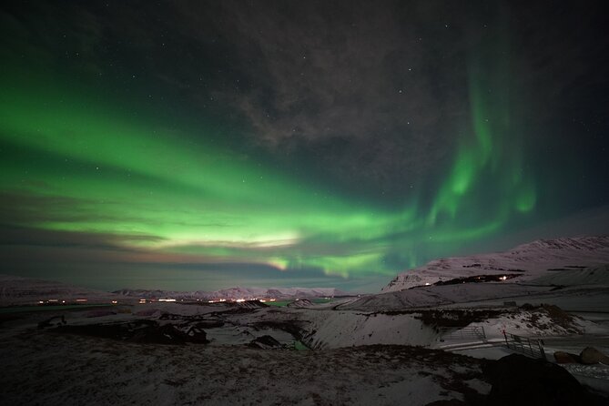 Northern Lights In luxury off-road SUV with Photos and Treats - Comfort perks that actually matter on a cold night