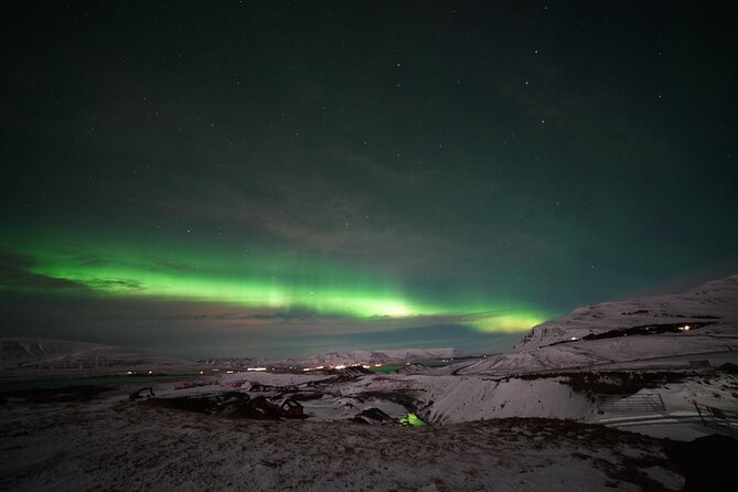 Northern Lights In luxury off-road SUV with Photos and Treats - Professional photos included: let the guide handle the camera work