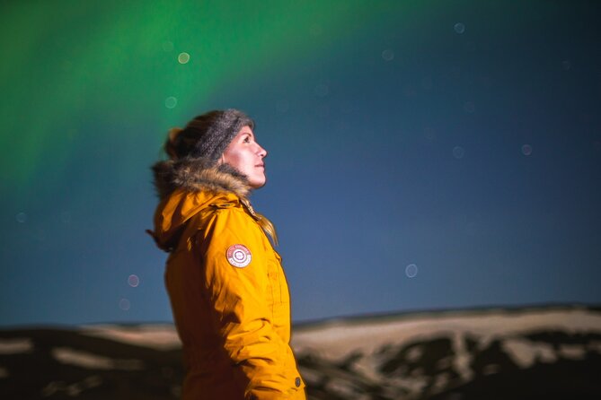 Northern Lights Minibus Tour with Hot Cocoa, Blankets & Photos - Value Beyond the Sticker Price: Convenience Plus Comfort Plus Photos