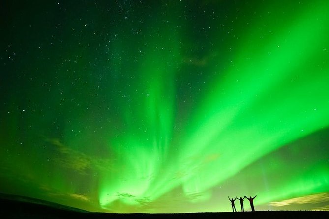 Northern Lights Minibus Tour with Hot Cocoa, Blankets & Photos - Price and Timing: What You Get for About $106.44