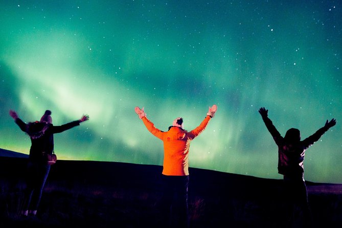 Northern Lights Small Group Tour from Reykjavik with Free Photos - Entering the aurora zone from Reykjavik, without stress