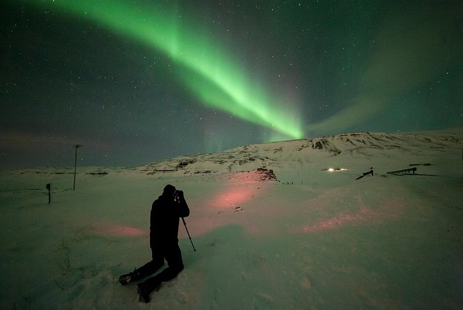 Northern Lights Small-Group Tour From Reykjavik with Hot Drink - Pickup, Minibus Size, and the Pace of the Night