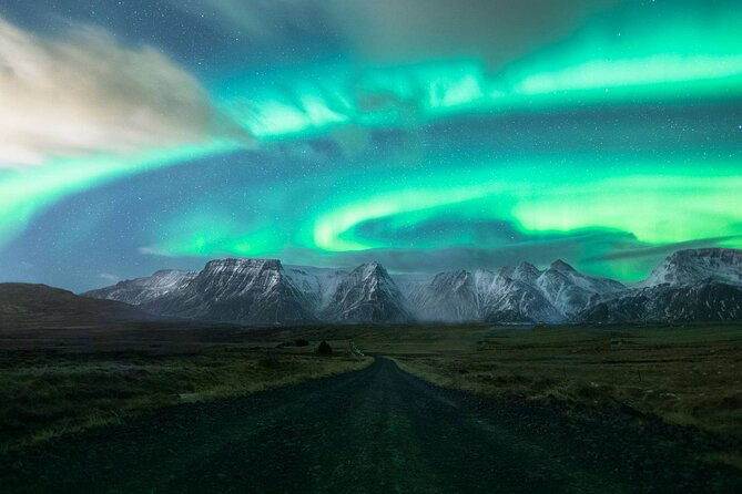 Northern Lights Small-Group Tour with Free Photos & Hot Chocolate - Meet the Guides: Names You Might Recognize