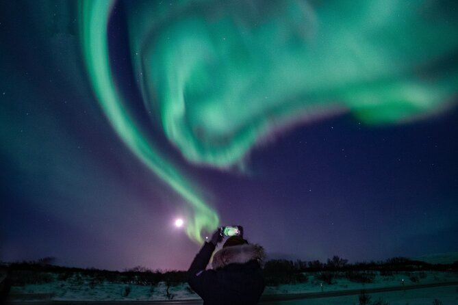 Northern Lights Small-Group Tour with Hot Chocolate & Photos - How the guide experience boosts your odds, not just your comfort