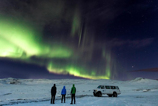 Northern Lights Tour from Reykjavik in a Super Jeep - Photos and warm treats: small inclusions that matter in the cold