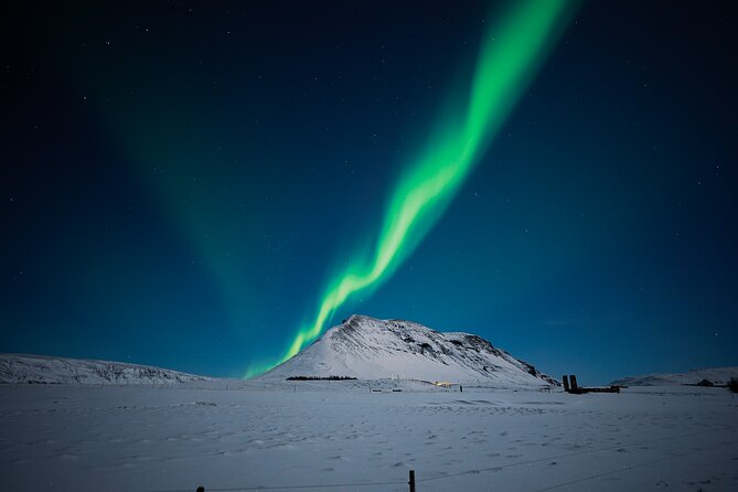 Northern Lights Tour with Photos, Snacks, Warm Snowsuits, Chairs - Small-group size up to 18, and why that affects your experience