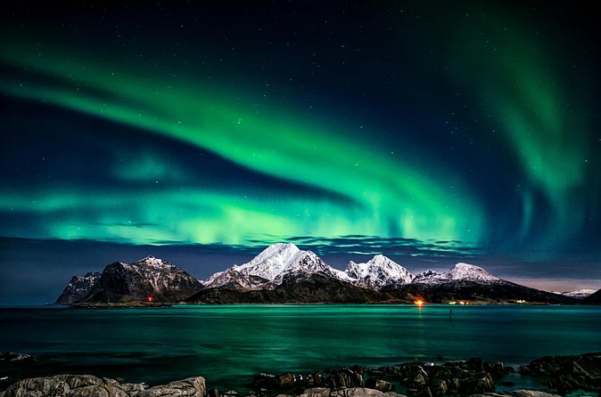 Northern Lights with hot chocolate, donuts and icelandic beer - Price and Value for a Private Aurora Hunt Up To 5