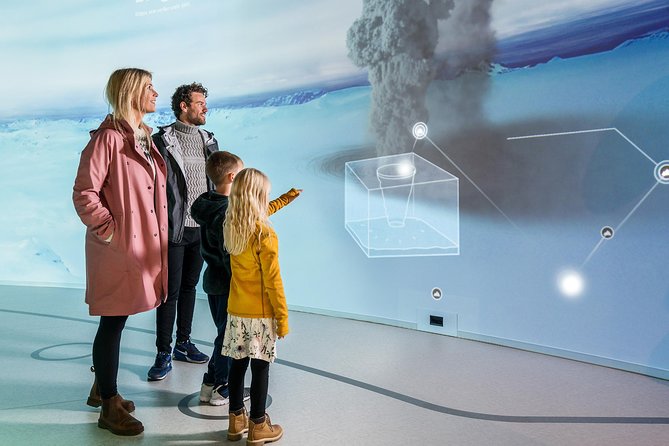 Perlan - Wonders of Iceland Experience - Food and shopping stops: helpful breaks, but plan for pricing