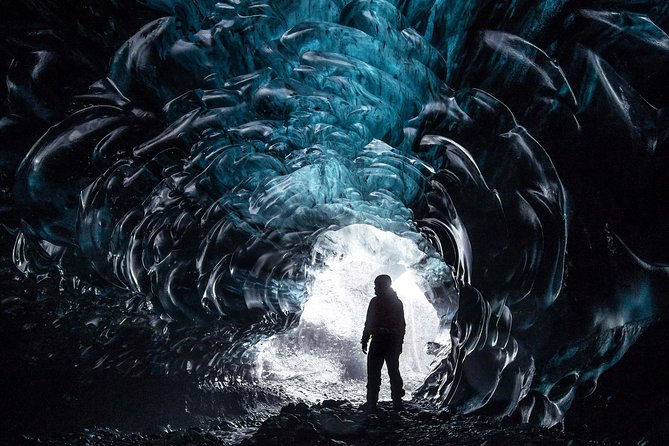 Private 2-Day Glacier Lagoon, Ice Cave and Northern Lights - Jokulsárlón and Vatnajökull Glacier: how to see icebergs before you touch the ice