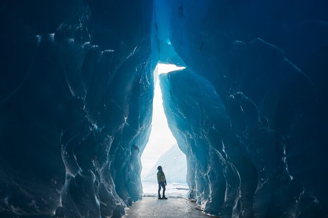Private 2-Day Northern Lights, Glacier Lagoon, and Ice Caves - Two days of Iceland icons, built for time and photos