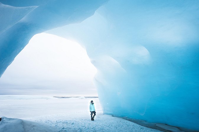 Private 2-Day Northern Lights, Glacier Lagoon, and Ice Caves - Jökulsárlón and Vatnajokull ice caves: the two-day ice payoff