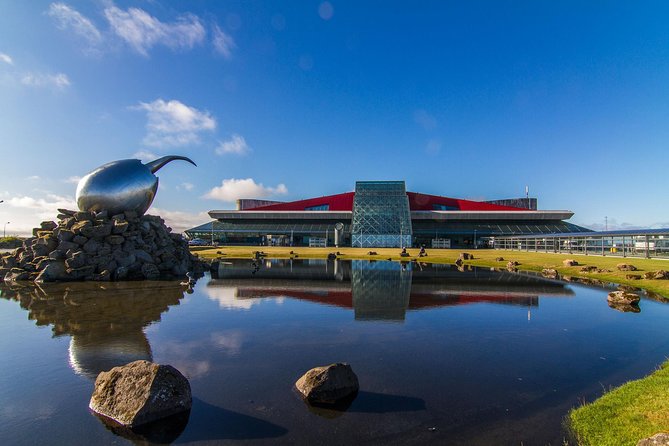 Private Airport - Blue Lagoon - Reykjavík - KEF and Reykjavik pickup, plus what the driver actually does