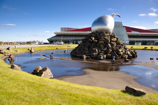 Private Airport Transfer between KEF Airport & Reykjavik - Keflavik to Reykjavik, without the airport stress