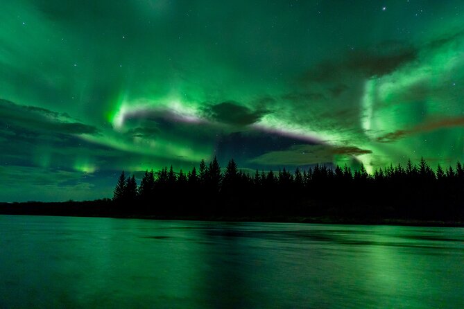 Private Aurora Hunt with Photos in Super Defender - How the aurora hunt works: data, darker spots, and patience