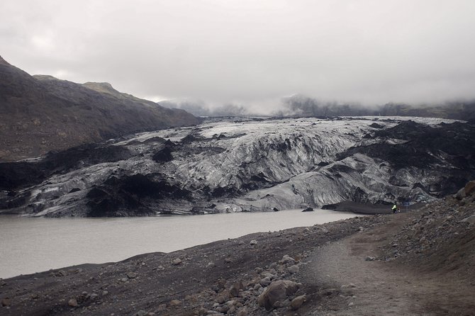 Private G tour by jeep - Landmannalaugar, Leiðarendi cave, and the hot-spring recovery plan