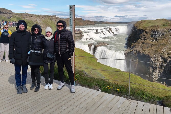 Private Golden Circle & Blue Lagoon Tour with Fridheimar Farm - Thingvellir National Park: 30 minutes in Iceland’s Atlantic ridge zone