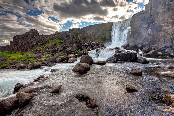 Private Golden Circle & Secret Lagoon tour from Reykjavik - Secret Lagoon at Gamla Laugin: long soak time, Icelandic whiskey taste, and real downtime