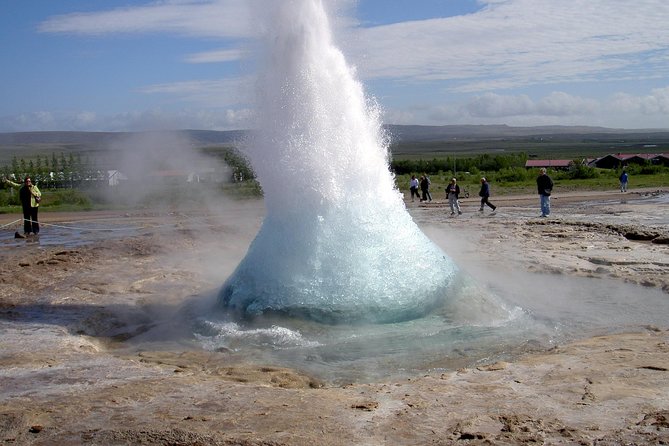 Private Golden Circle Tour by Luxury SUV from Reykjavik - Private Golden Circle in Reykjavik, minus the bus chaos