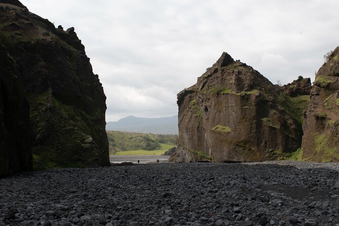 Private Hiking Tour in the Valley of Thórsmörk - The drive through river country, and why it sets the tone