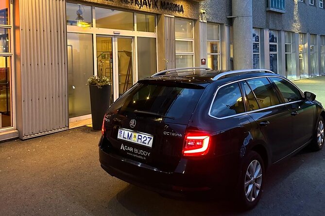 Private Hotel Transfer: Reykjavik to Keflavik Airport: upto 8 PAX - Who this transfer fits best