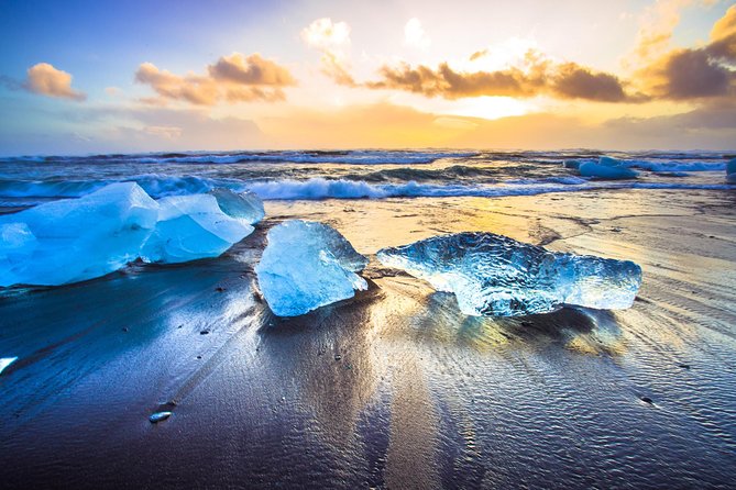 Private Jeep Tour - Glacier Lagoon and Diamond Beach - Vík í Mýrdal Church and Dyrholaey, classic views over black-sand country