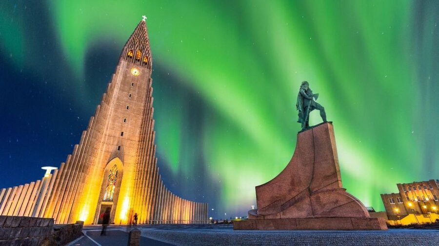 Private Northern Lights Tour - Private aurora hunting from Reykjavík, without crowd pressure