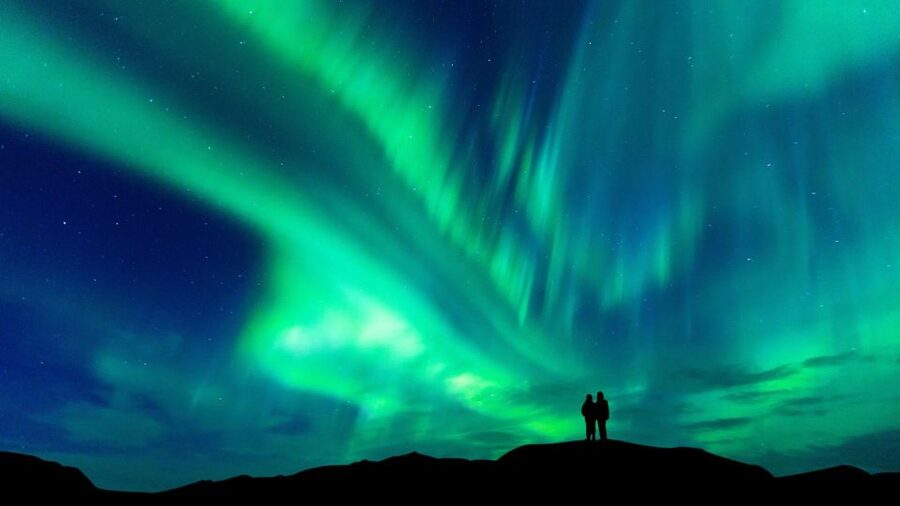 Private Northern Lights Tour - Hot chocolate and Icelandic pastries, the included comfort you will actually notice
