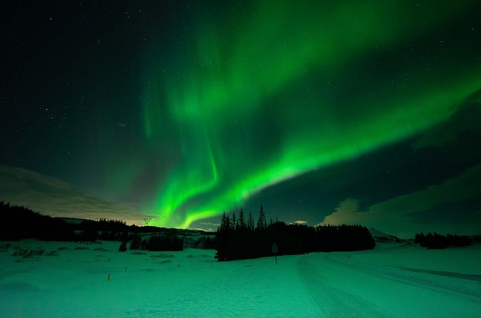 Private Northern Lights Tour - Champagne & Chocolates Aurora Hunt - Champagne, Hot Chocolate, Wi-Fi, and the Little Comforts That Help You Wait