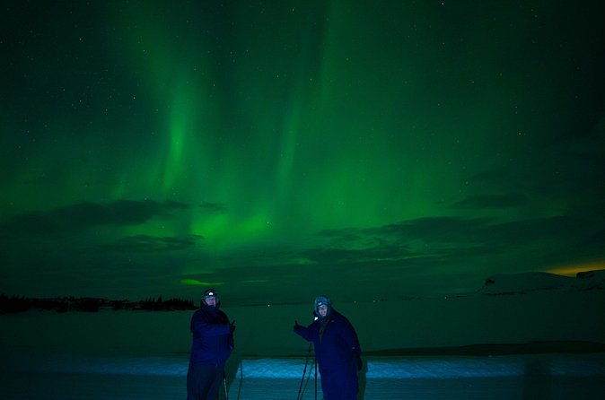 Private Northern Lights Tour - Champagne & Chocolates Aurora Hunt - How Your Guide Hunts: From City Glow to Dark Skies