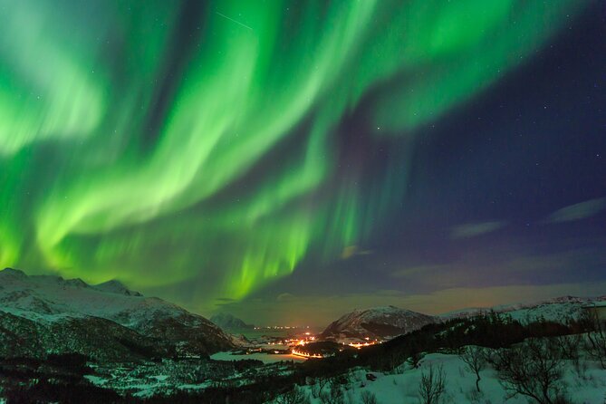 Private Northern Lights Tour with Hot Chocolate in Iceland - Where the Hunt Takes You, Akranes and Reykjanes as an Example